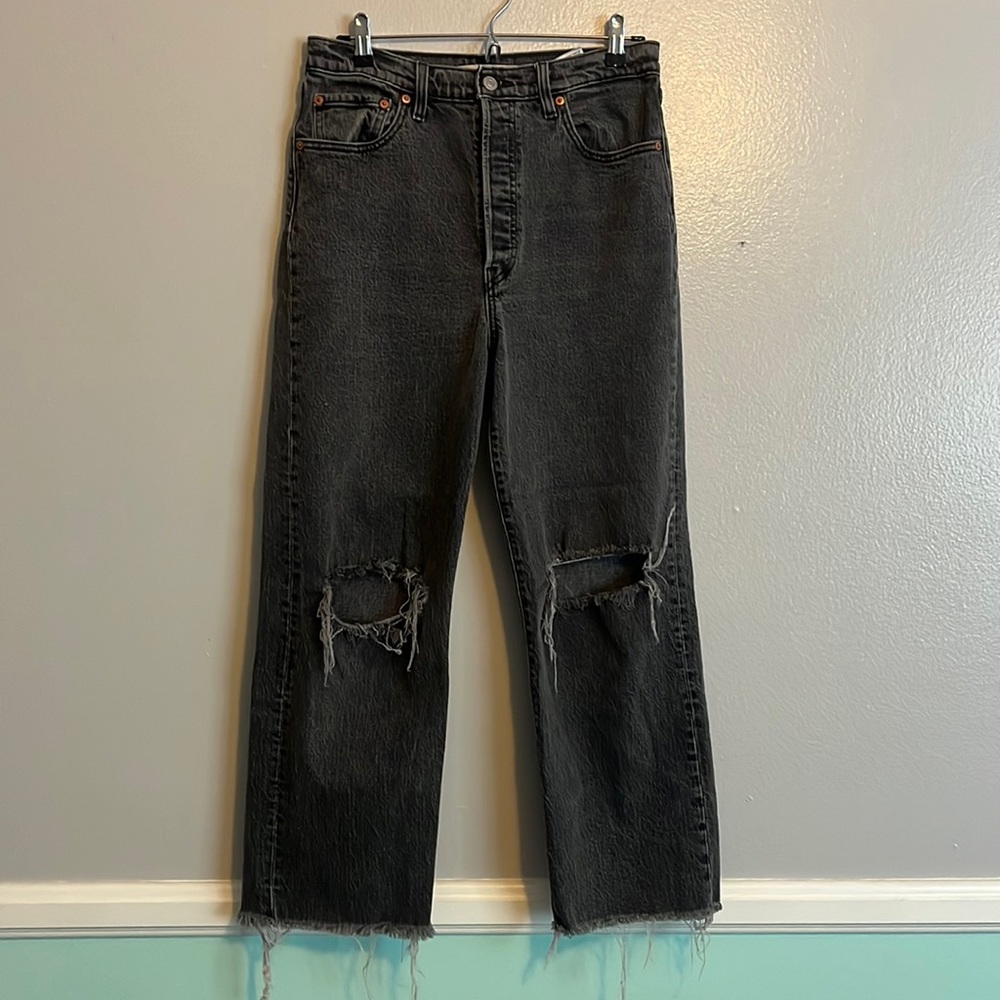 levi's black, straight-leg jeans!